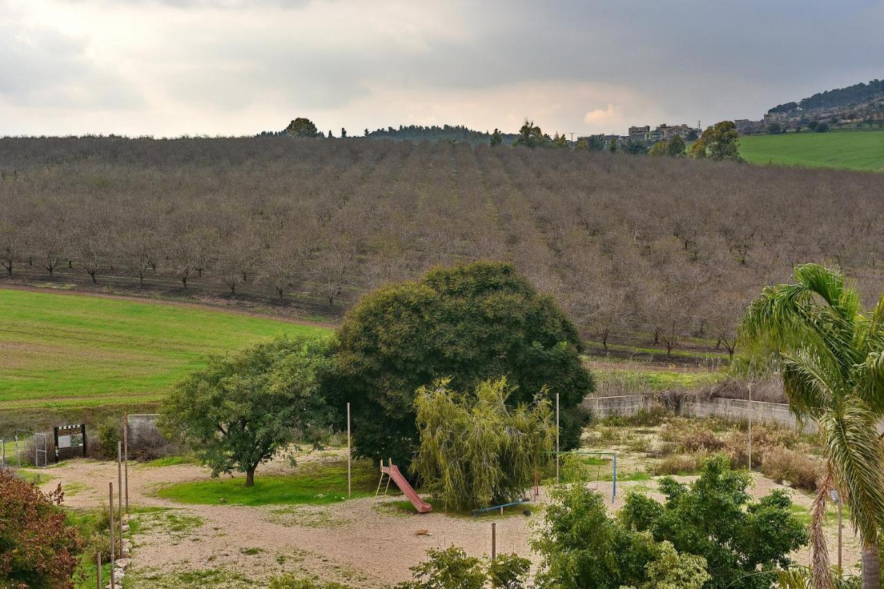 Pearl Of The Valley Hotel Kfar Tavor 외부 사진