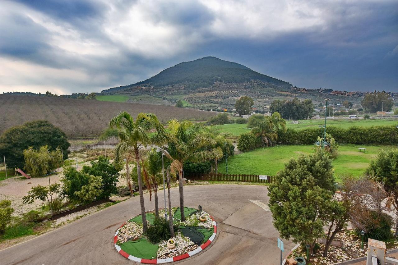 Pearl Of The Valley Hotel Kfar Tavor 외부 사진