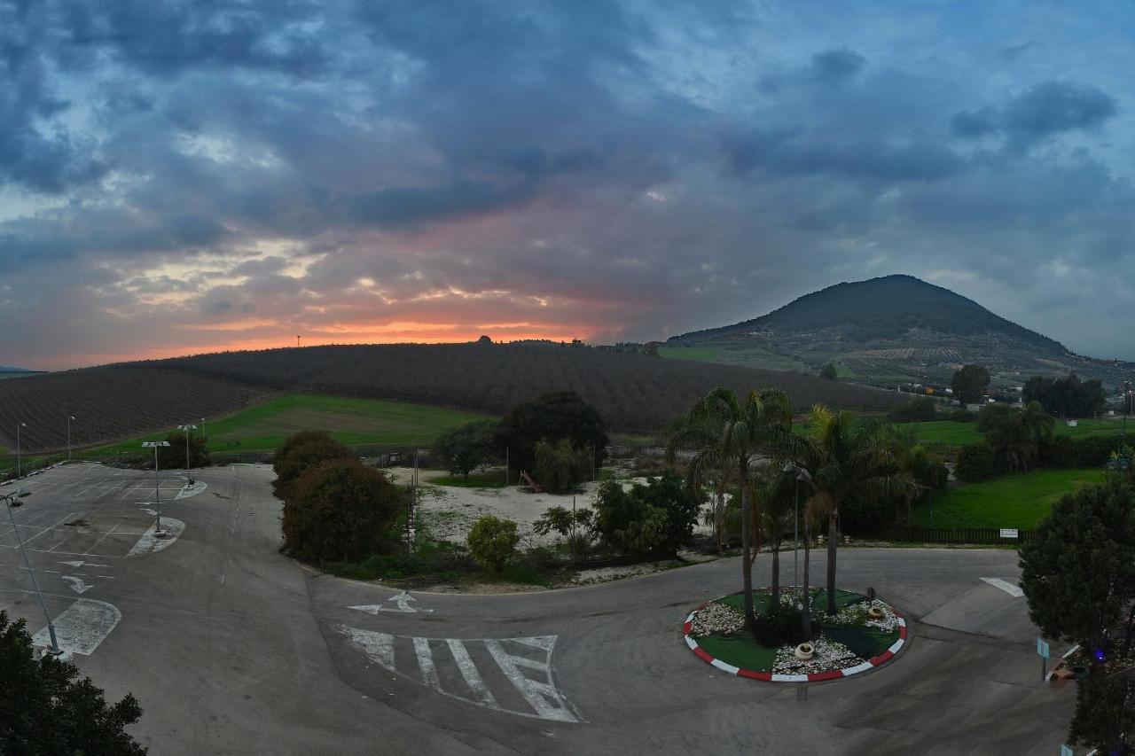 Pearl Of The Valley Hotel Kfar Tavor 외부 사진