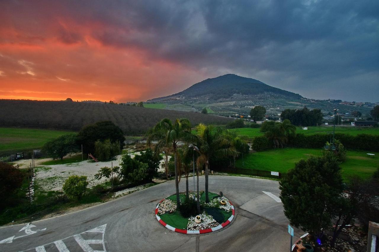 Pearl Of The Valley Hotel Kfar Tavor 외부 사진