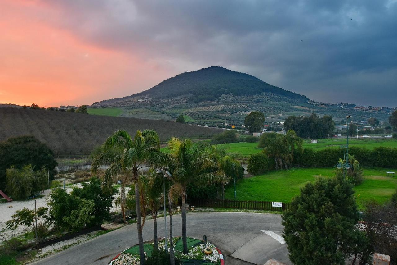 Pearl Of The Valley Hotel Kfar Tavor 외부 사진